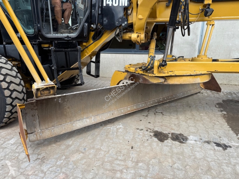 Grejder Caterpillar 140 M