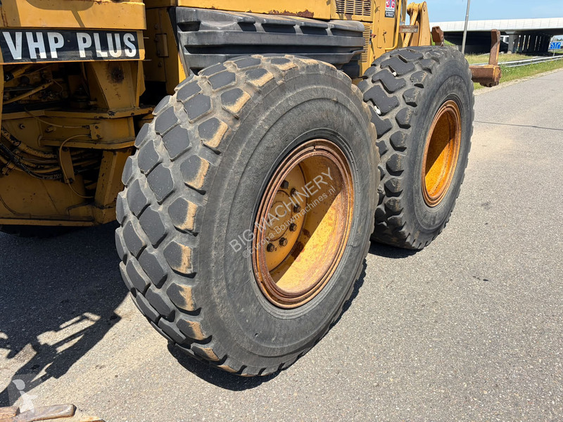 Caterpillar  grader