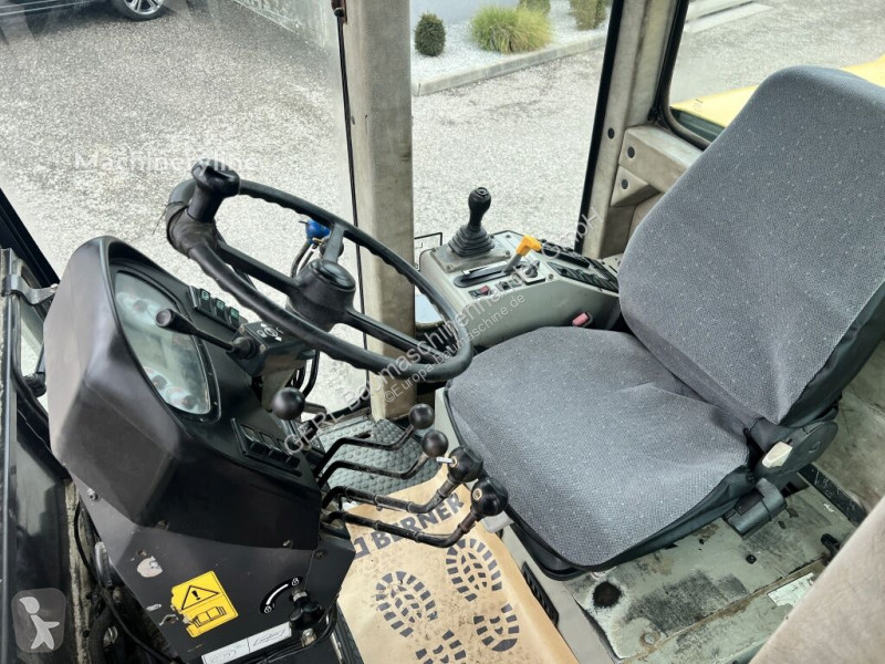 Vägskrapa New Holland F 106.6 A