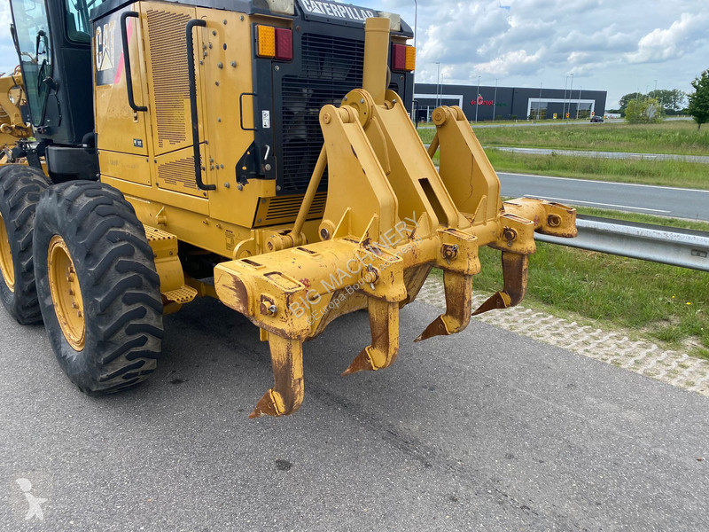 Grejder Caterpillar 140M