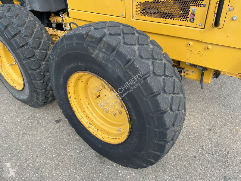 Niveladora Caterpillar