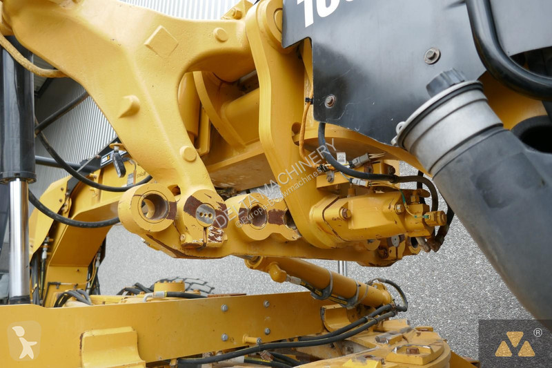 Niveladora Caterpillar 3