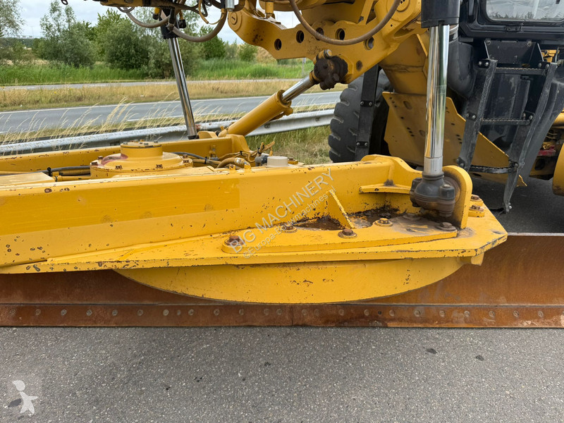 Niveladora Caterpillar