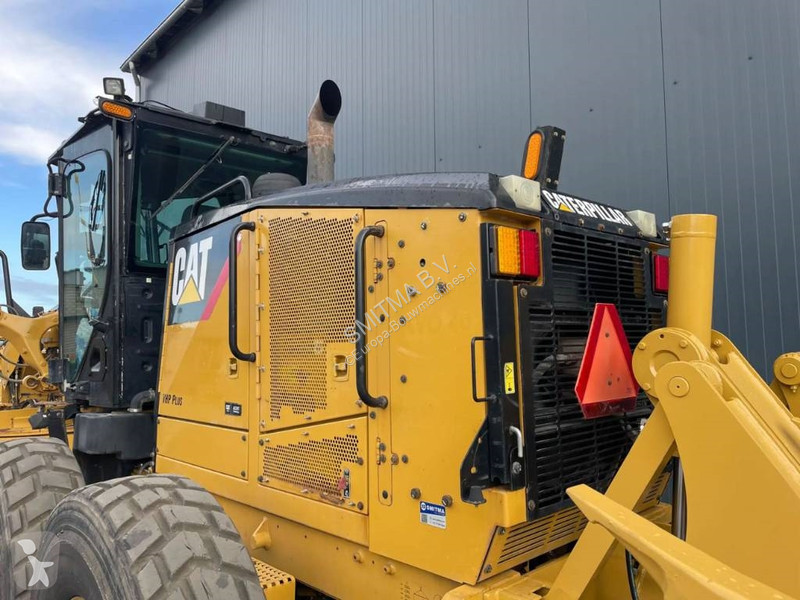 Grejder Caterpillar 140M