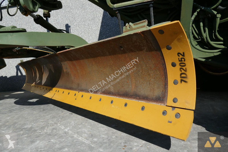 Grejder Caterpillar Ex-army