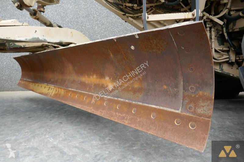 Grejder Caterpillar Ex-army