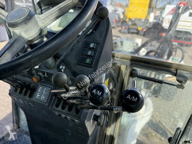 Niveladora New Holland F106.6A alrrad 6x6...