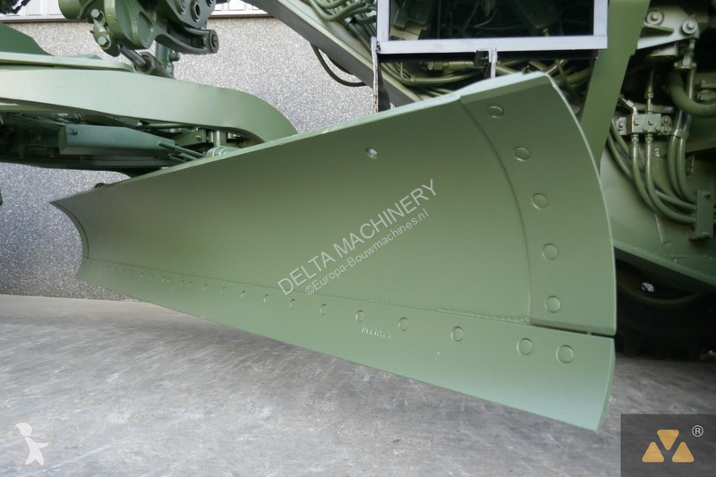 Grejder Caterpillar Ex-army