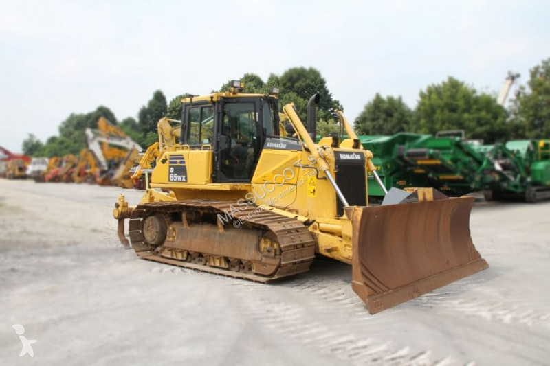 ممهدة طرق Komatsu D65WX-16