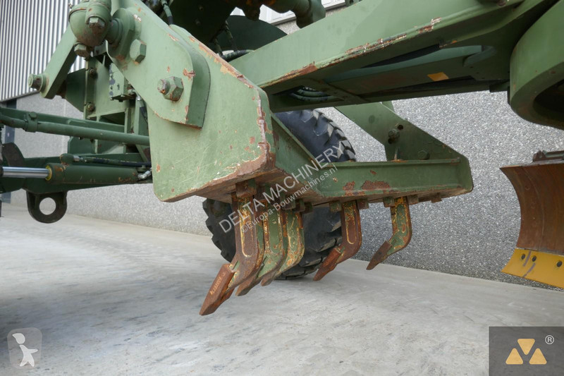 Niveladora Caterpillar Ex-army