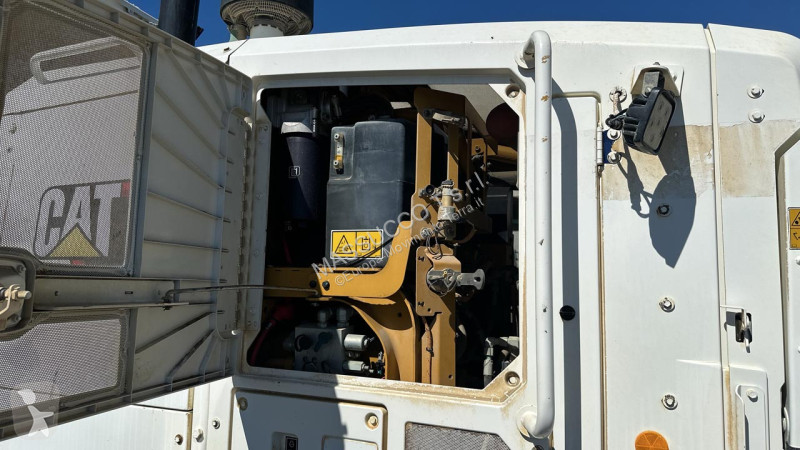Grejder Caterpillar 120M2