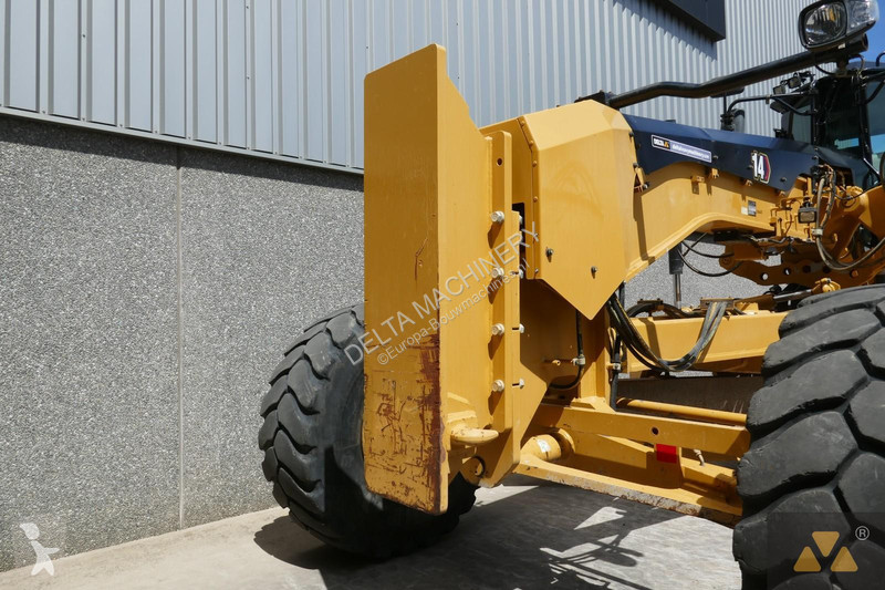 Grejder Caterpillar 14