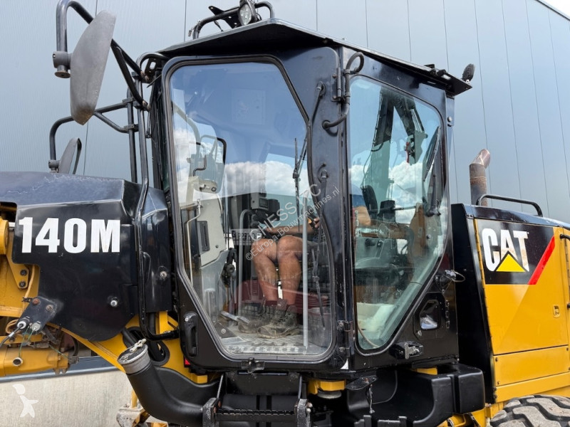 Grejder Caterpillar 140 M