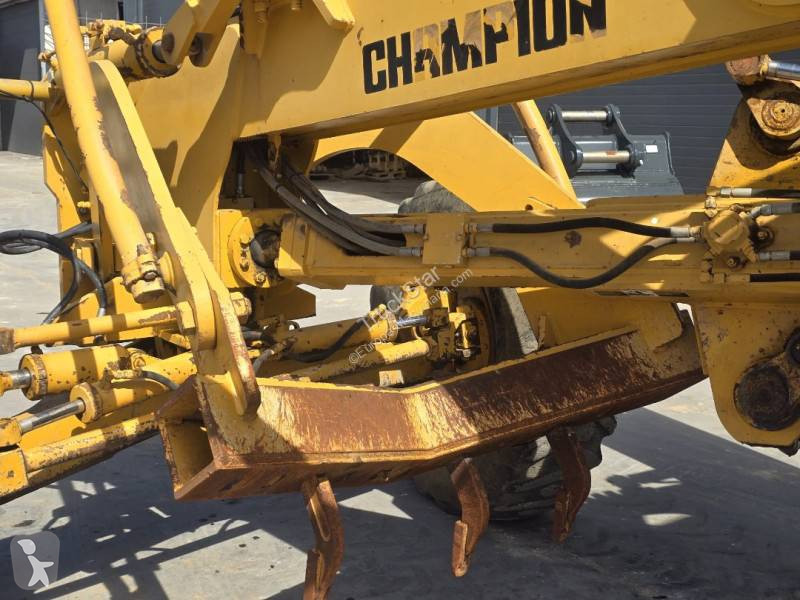 Niveladora Champion 720 A III