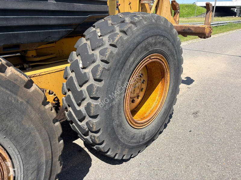 Caterpillar  grader