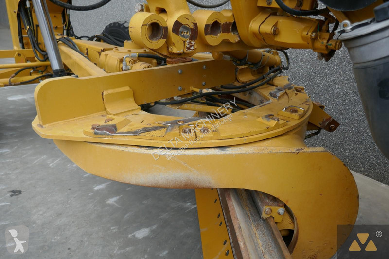 Niveladora Caterpillar 3