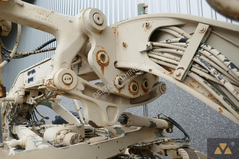 Grejder Caterpillar Ex-army