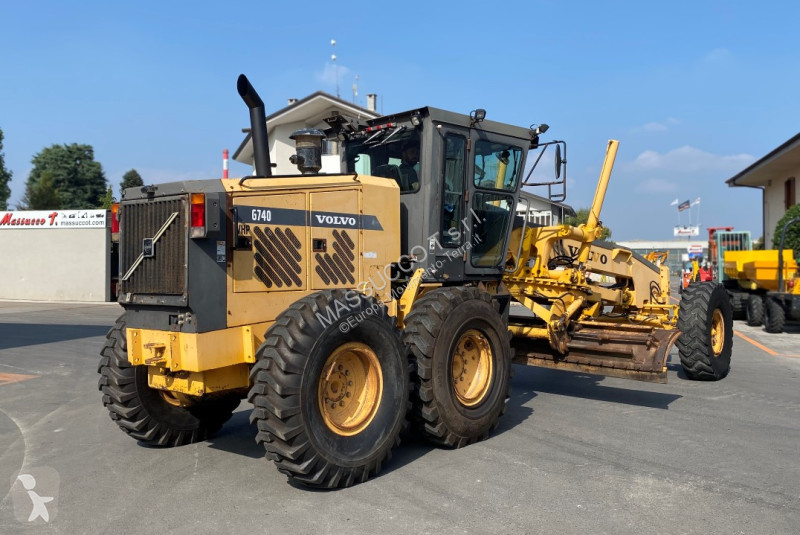 ممهدة طرق Volvo G740VHP