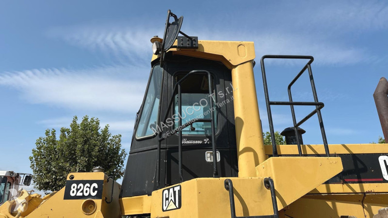 Grejder Caterpillar 826C