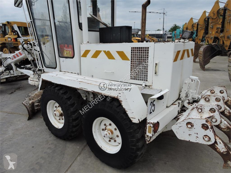 Grejder  F106A