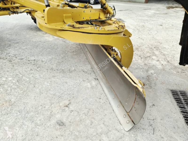 Grejder Caterpillar 140 AWD