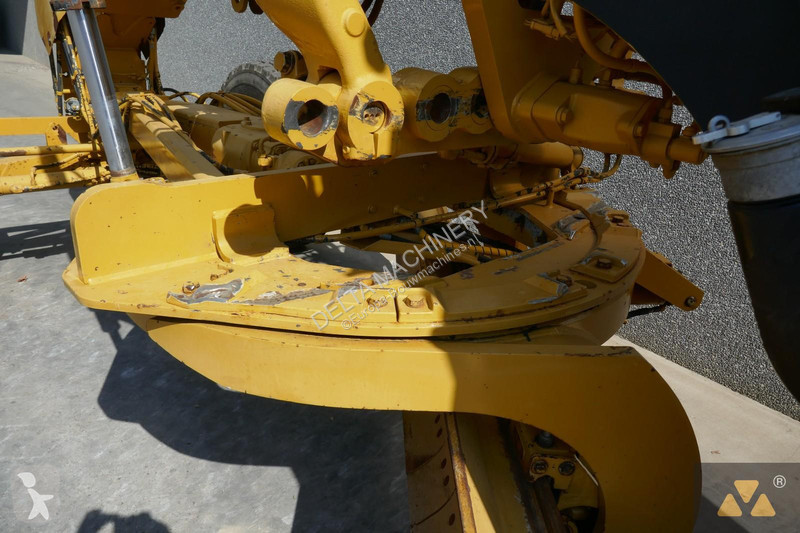 Grejder Caterpillar 140M