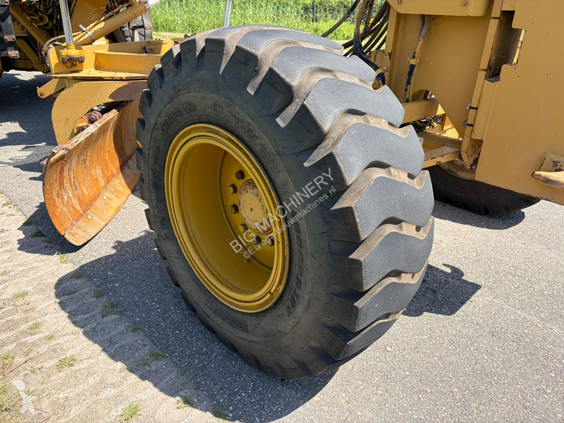 Caterpillar  grader