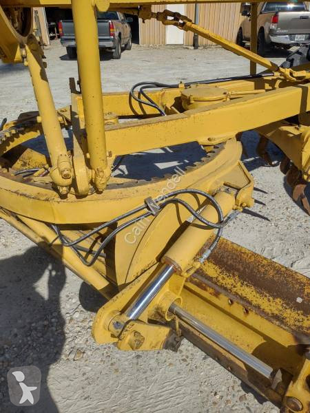 ممهدة طرق Caterpillar 120