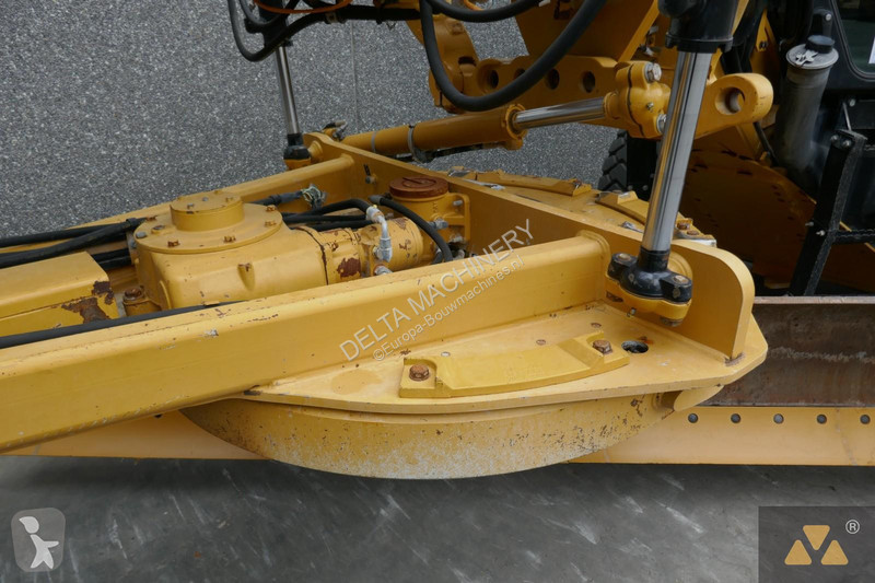 Niveladora Caterpillar 3
