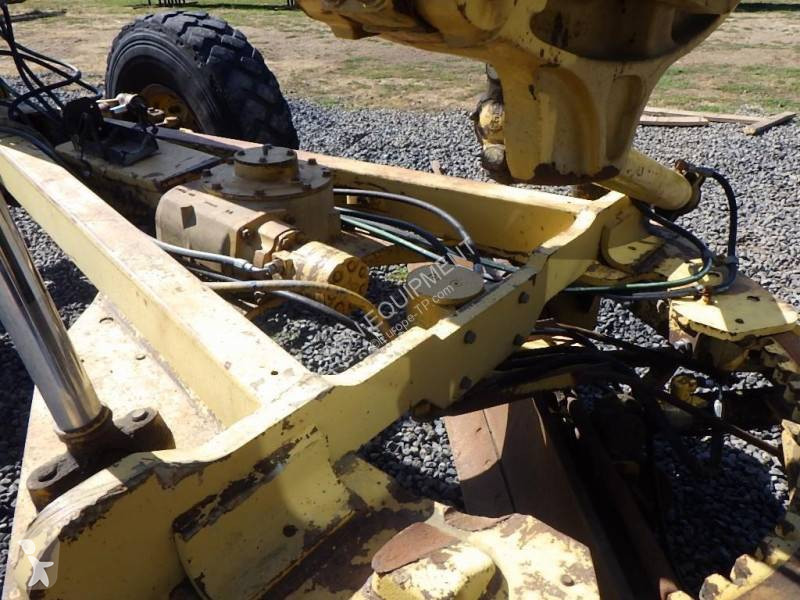 Grader Caterpillar
