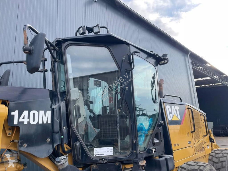 Grejder Caterpillar 140M