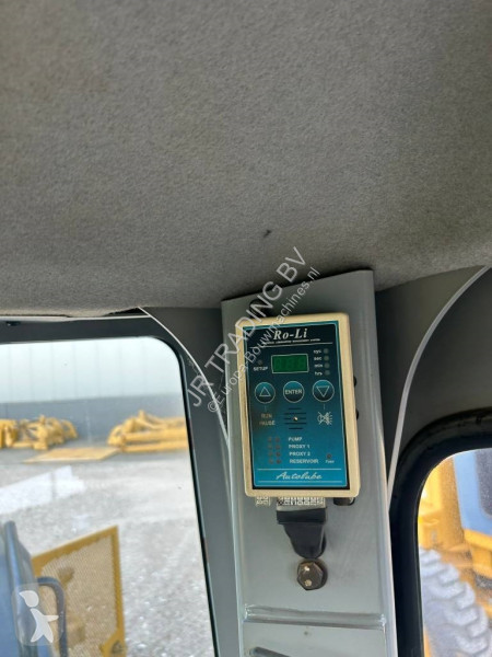 Vägskrapa Caterpillar (CE Certified)