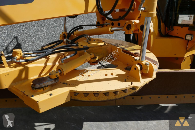 Grader Volvo AWD
