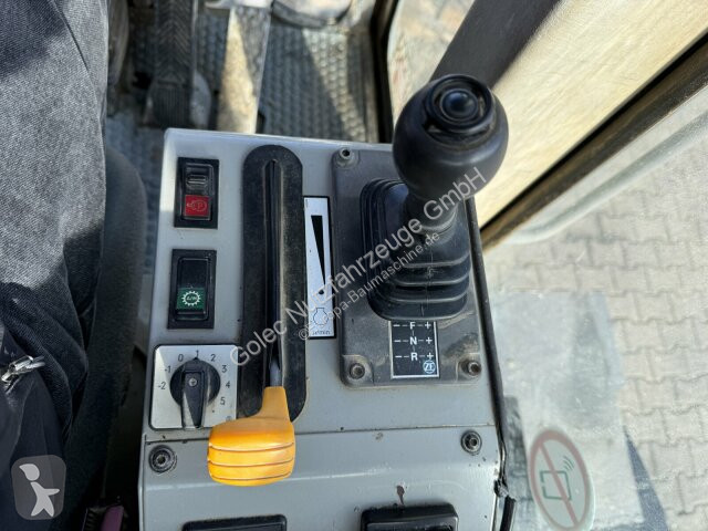 Niveladora New Holland F106.6A alrrad 6x6...