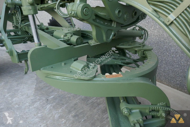 Grejder Caterpillar Ex-army