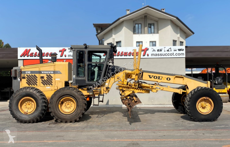 ممهدة طرق Volvo G740VHP