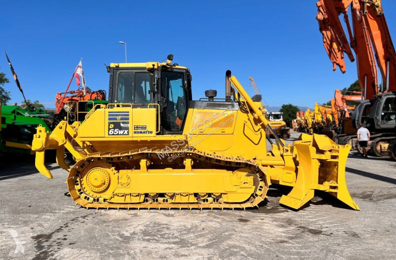 Grejdr Komatsu D65