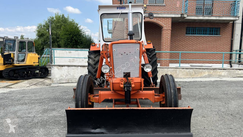 Grejder Ford 5600 4X2