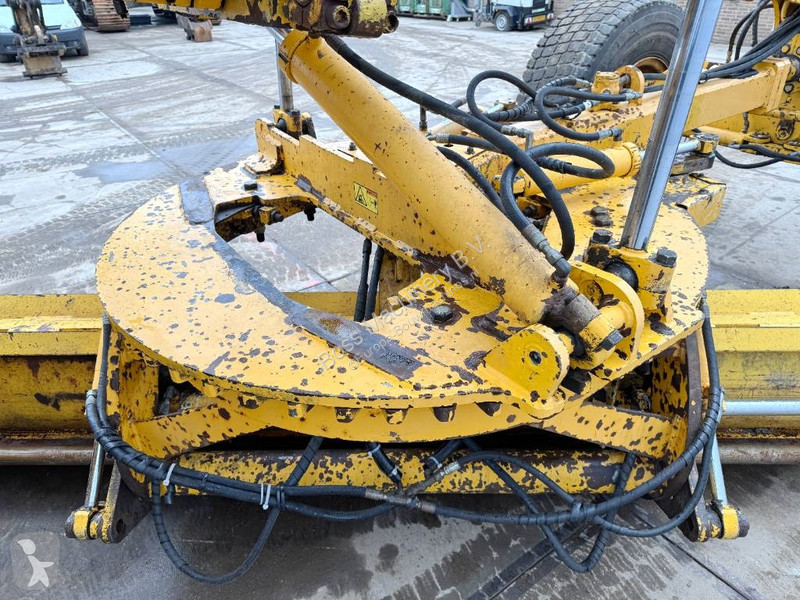 Niveladora Volvo - 4.88m Blade / 3 Tine Ripper...