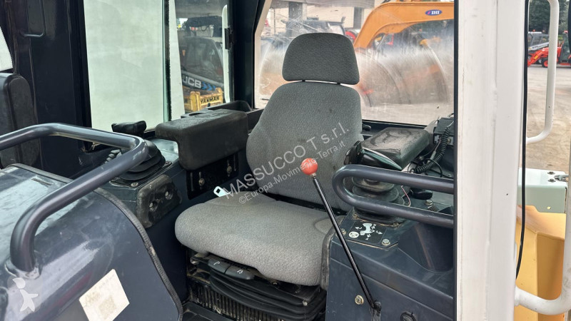 ممهدة طرق Liebherr PR 714