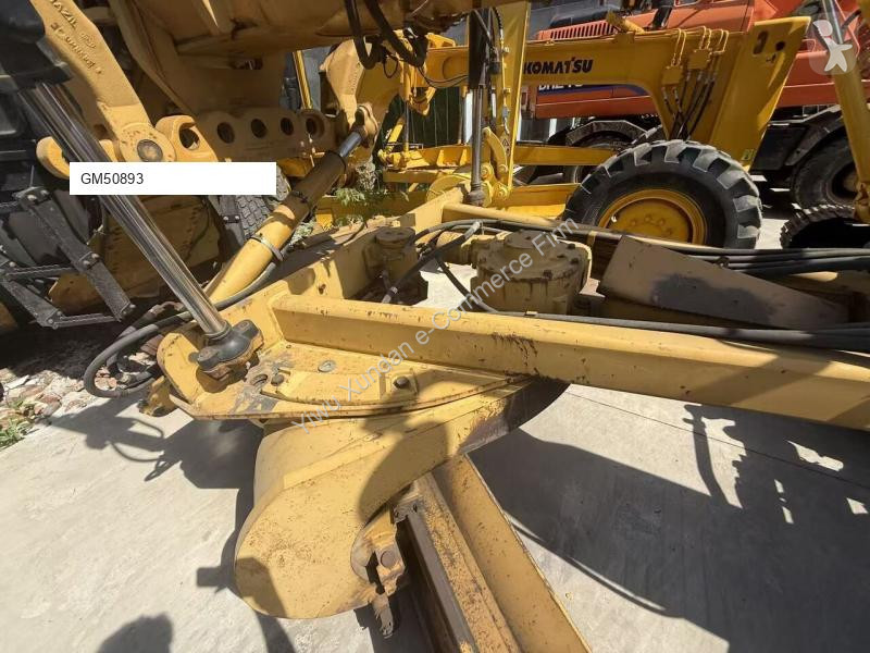 Grejder Caterpillar 160M