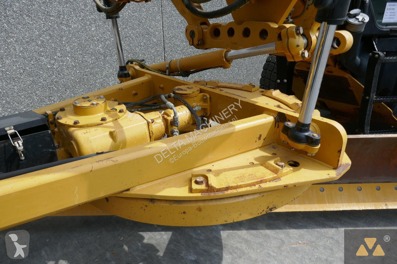 Grejder Caterpillar 140M