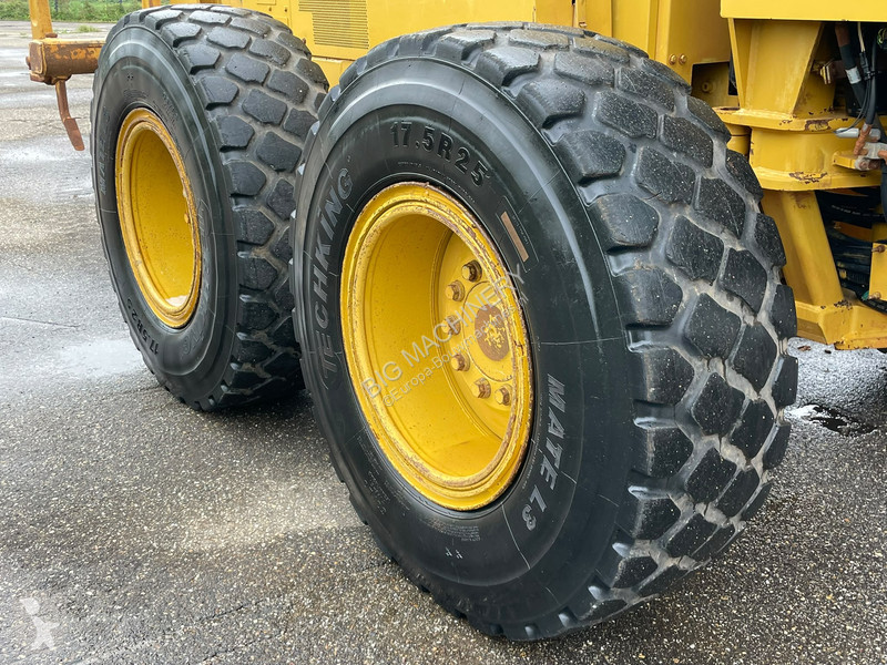 Niveladora Caterpillar 140K