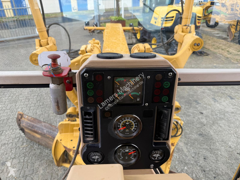 Niveladora Caterpillar 140K .