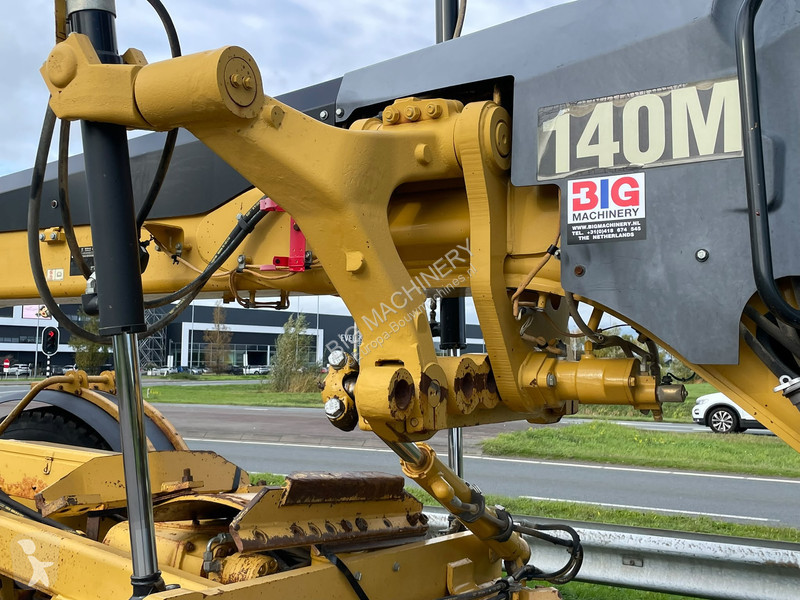 ممهدة طرق Caterpillar 140M