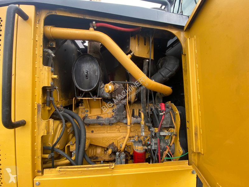 Grejder Caterpillar 140M