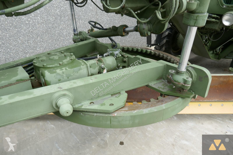 Grejdr Caterpillar Ex-army
