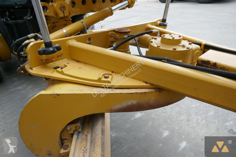 Niveladora Caterpillar 3