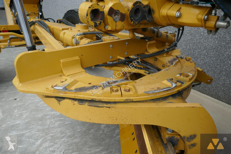 ممهدة طرق Caterpillar 2 AWD