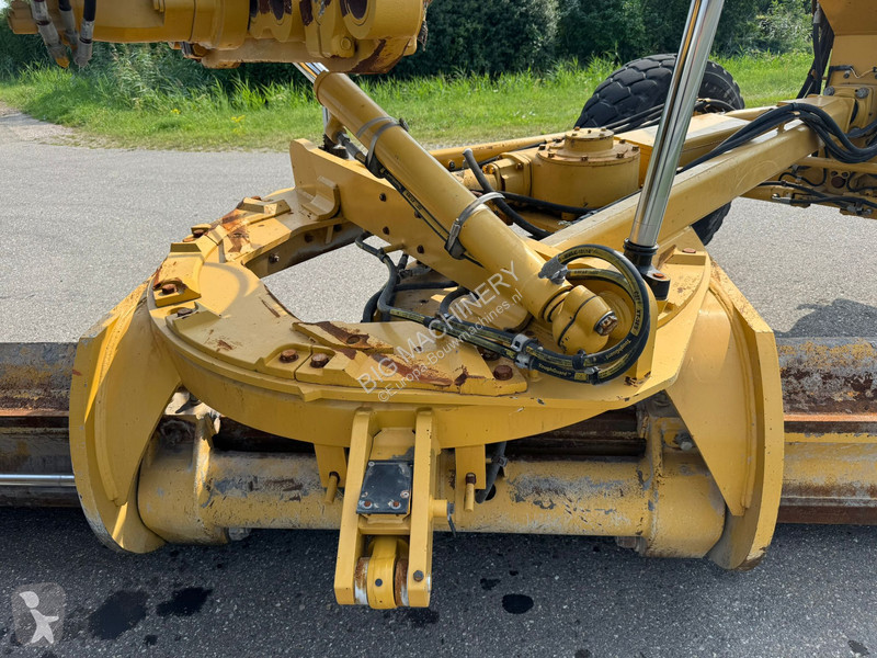 ممهدة طرق Caterpillar 3